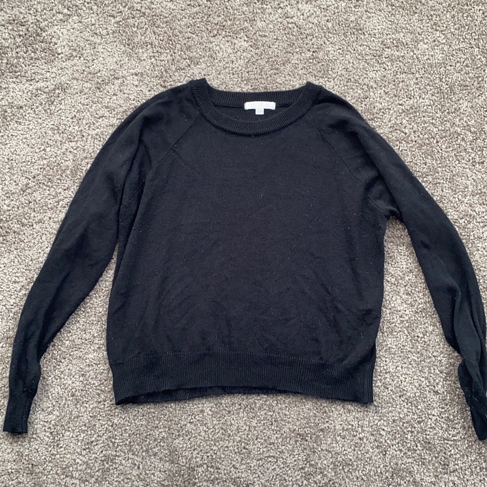Black crew neck sweater